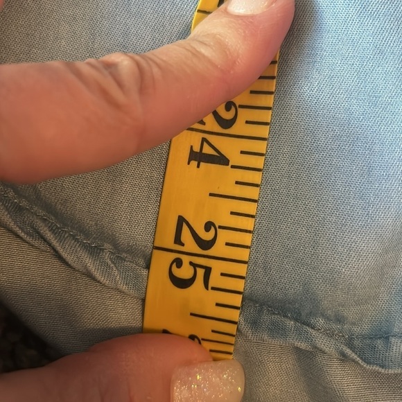 5/$25 New York & Company women’s light blue chambray top size small - Picture 8 of 8